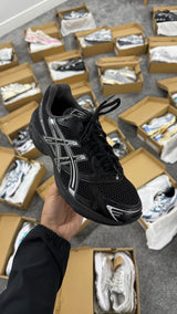 Asics Gel 1130 Black / White Trainers